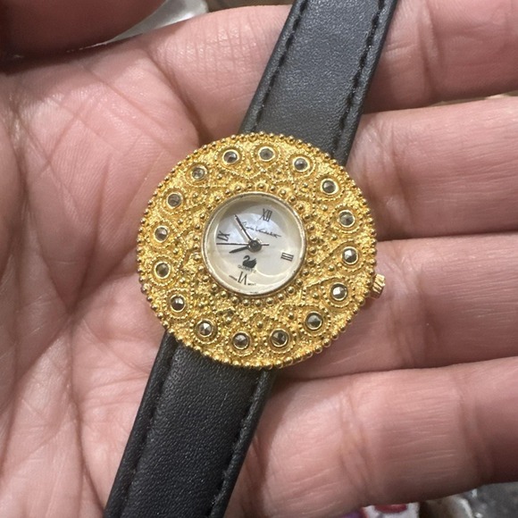 Gloria Vanderbilt Accessories - Working Gloria‎ Vanderbilt Quartz Watch Women Gold Tone Dainty New Battery 33mm